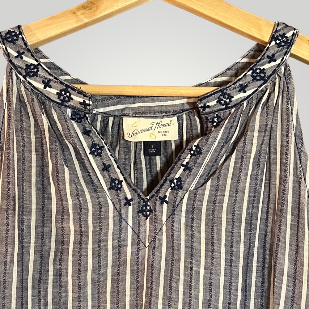 Universal Thread Striped Tank - Picture 2 of 4